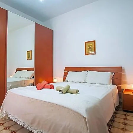 Casa vacanze Casa Arianna, A Few Steps From The Sea *